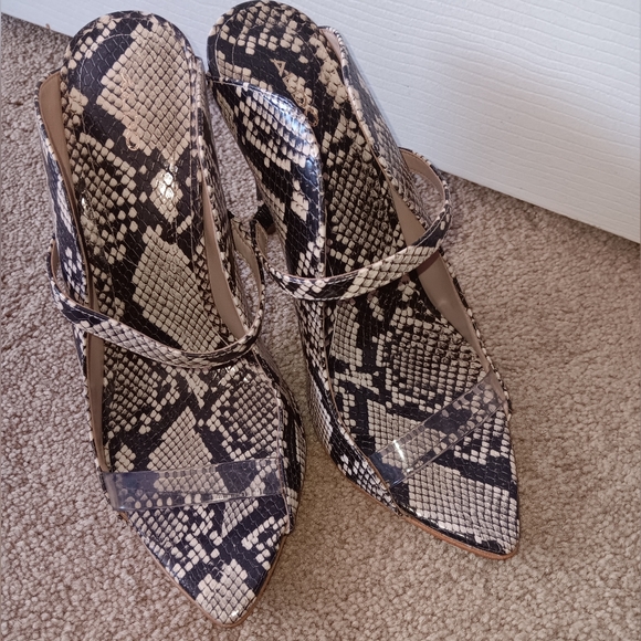 Open toe Pump - Picture 3 of 6